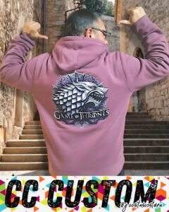 cliente feliz de cccustom con sudadera de juego de tronos